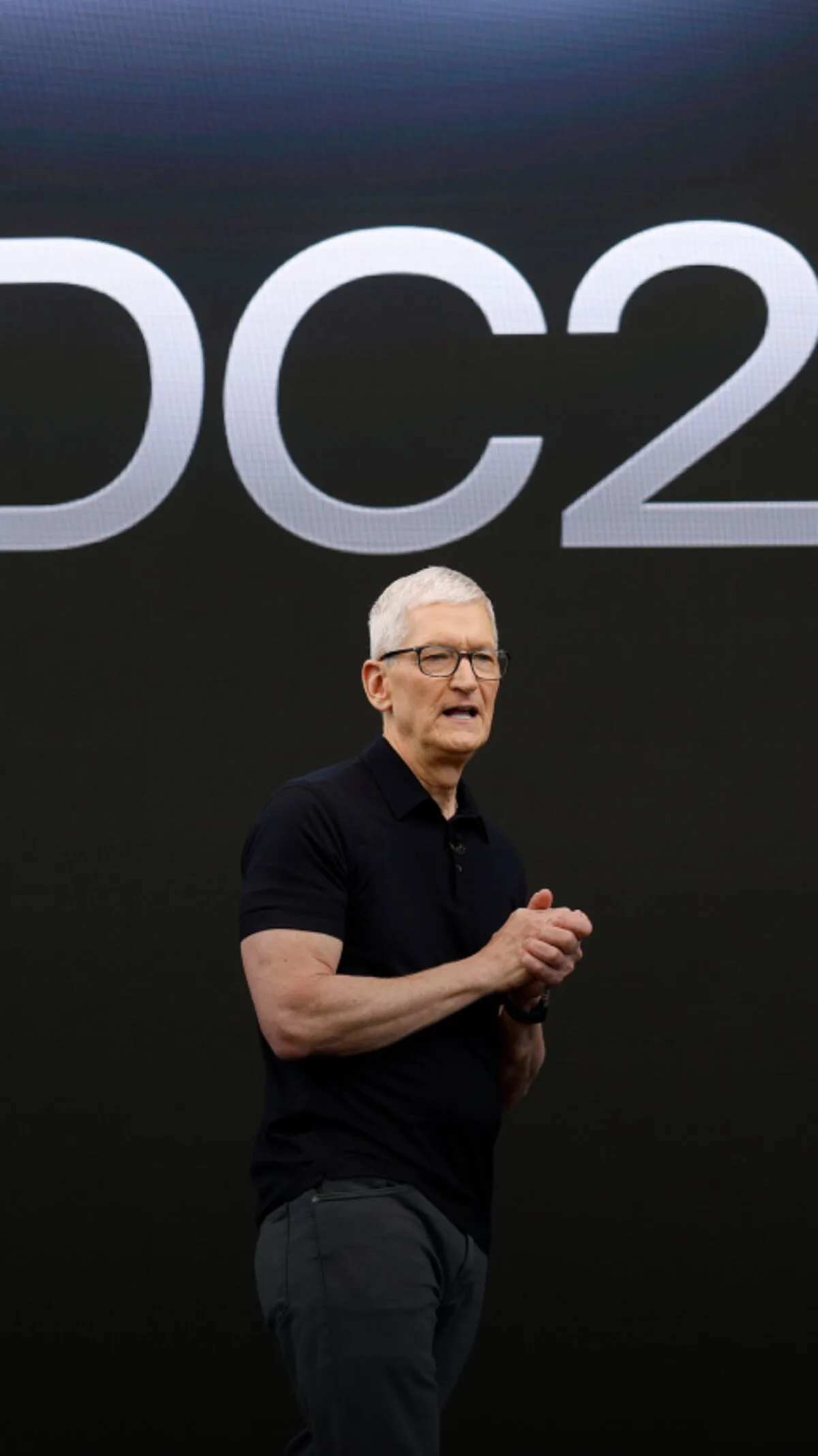 Photo for: Apple Just Outsourced Its Brain to Google, and Nobody Seems Worried